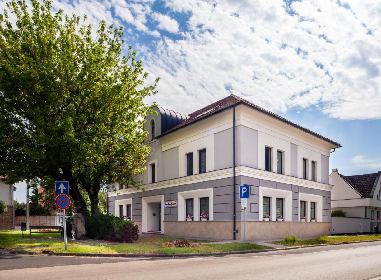 Corso Lux Apartman Gyula Eksteriør billede