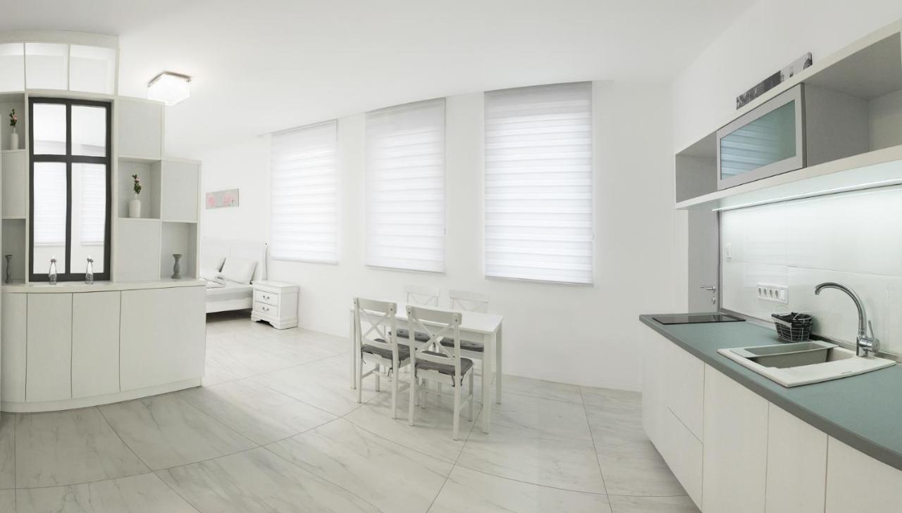 Corso Lux Apartman Gyula Eksteriør billede