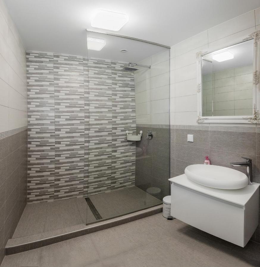 Corso Lux Apartman Gyula Eksteriør billede